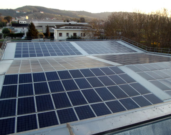 Il tetto fotovoltaico di Wood-Service Srl